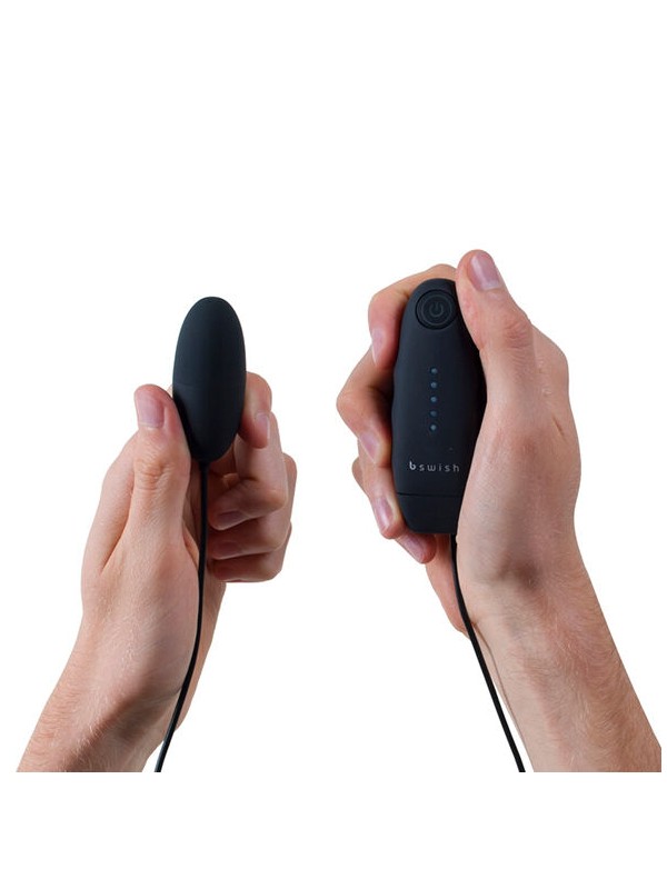 B SWISH BNAUGHTY CLASSIC VIBRATING BULLET NEGRO