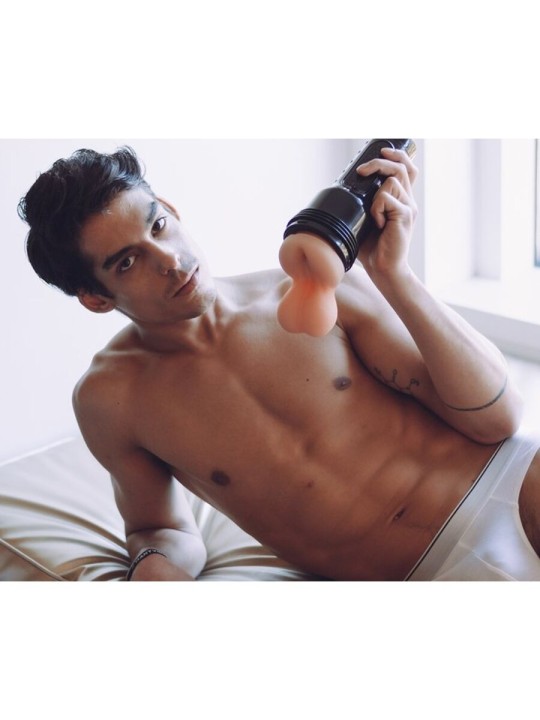 FLESHJACK MASTURBADOR CON TESTICULOS