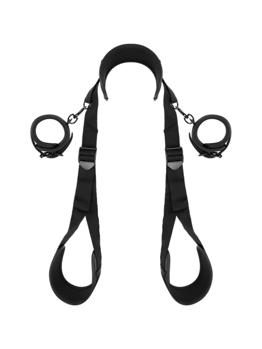 FETISH SUBMISSIVE POSICION PIERNAS ABIERTAS CON ESPOSAS CON FORRO DE NEOPRENO