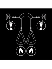 FETISH SUBMISSIVE POSICION PIERNAS ABIERTAS CON ESPOSAS CON FORRO DE NEOPRENO