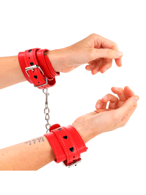 KINK MUNEQUERAS ROJO CON INCRUSTACION DE CORAZON NEGRO AJUSTABLE 21 28 CM X 55 CM