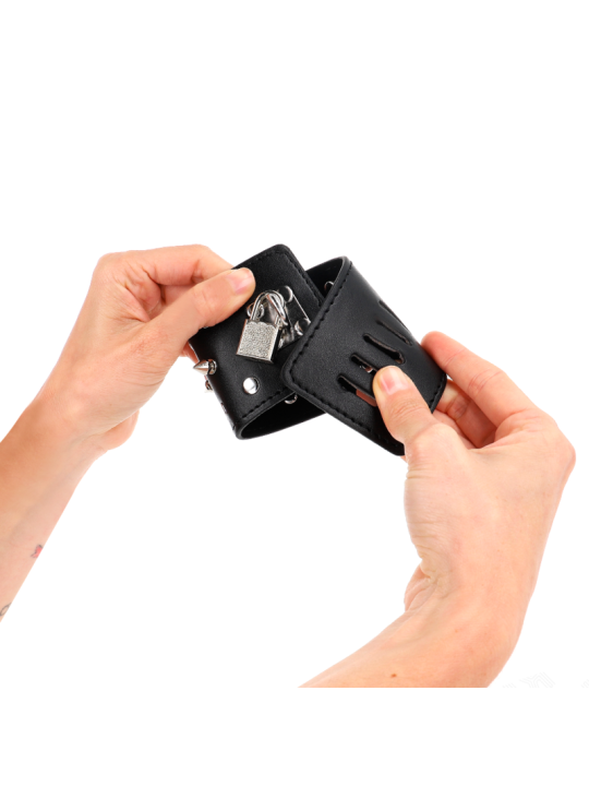 KINK MUNEQUERAS ESTILO PUNK CON PINCHOS 25 X 6 CM