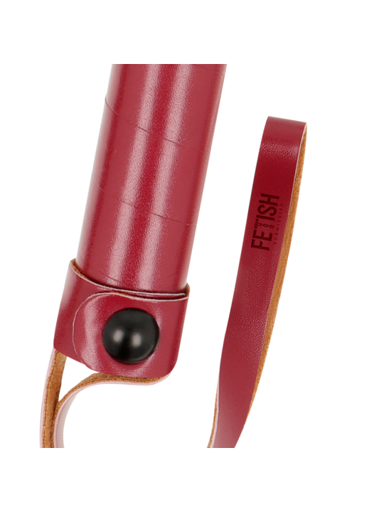 FETISH SUBMISSIVE DARK ROOM LATIGO CUERO VEGANO