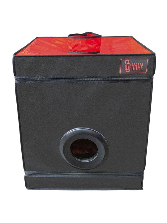 SECRET DOME KINK CLUB CABINA BUKKAKE NEGRO ROJO