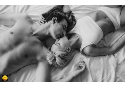 Masturbación mutua: Qué es, beneficios y posiciones para parejas image