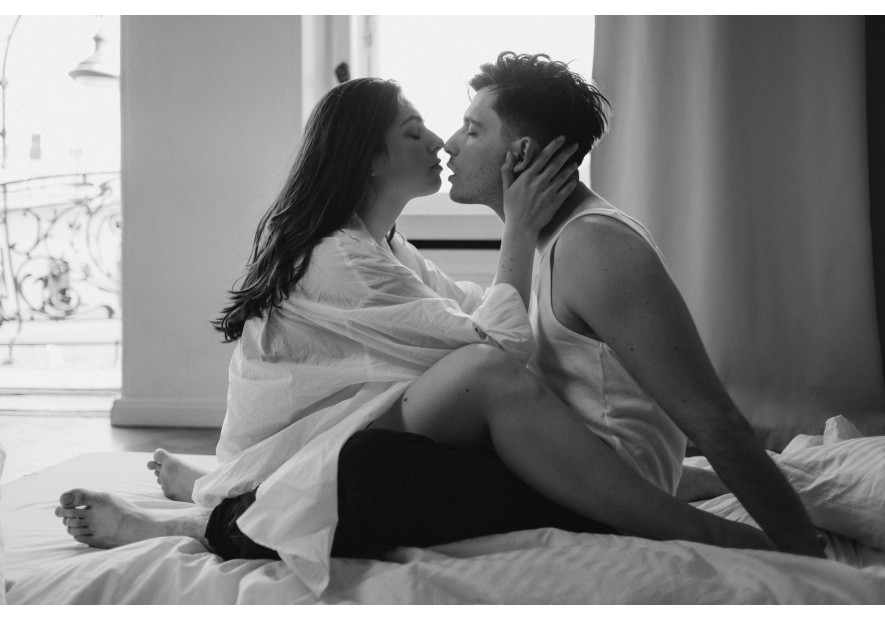 Libra en la cama: lo que nadie te dice del signo